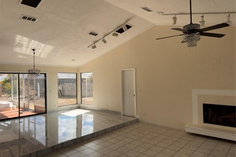 Villa ou maison à vendre à Port St. Lucie, Floride: 3 chambres, 165.83 m2 № 2043697 - photo 11