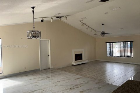 Villa ou maison à vendre à Port St. Lucie, Floride: 3 chambres, 165.83 m2 № 2043697 - photo 7