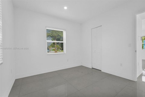 Casa en venta en Miami Gardens, Florida, 2 dormitorios, 74.32 m2 № 2033012 - foto 23