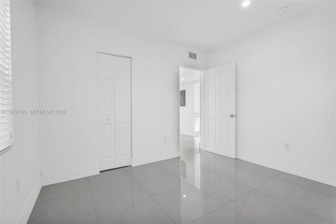 Casa en venta en Miami Gardens, Florida, 2 dormitorios, 74.32 m2 № 2033012 - foto 22