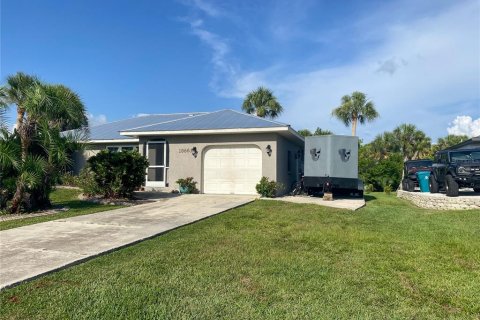 Villa ou maison à vendre à Port Charlotte, Floride: 3 chambres, 135.36 m2 № 2395618 - photo 5
