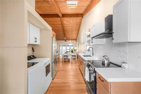 Adosado en venta en Pembroke Pines, Florida, 2 dormitorios, 111.11 m2 № 2077933 - foto 12