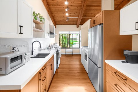Adosado en venta en Pembroke Pines, Florida, 2 dormitorios, 111.11 m2 № 2077933 - foto 2