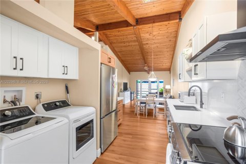 Adosado en venta en Pembroke Pines, Florida, 2 dormitorios, 111.11 m2 № 2077933 - foto 5