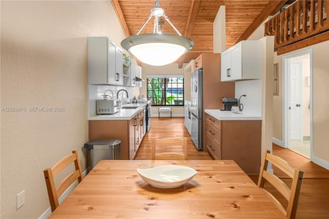 Adosado en venta en Pembroke Pines, Florida, 2 dormitorios, 111.11 m2 № 2077933 - foto 11