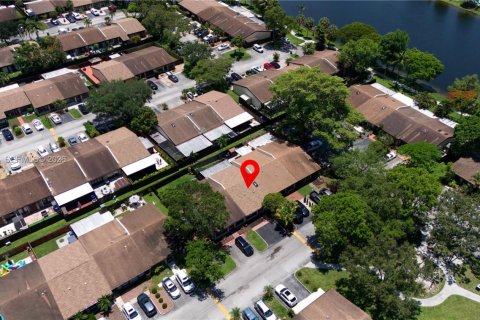 Adosado en venta en Pembroke Pines, Florida, 2 dormitorios, 111.11 m2 № 2077933 - foto 28