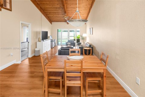 Adosado en venta en Pembroke Pines, Florida, 2 dormitorios, 111.11 m2 № 2077933 - foto 9