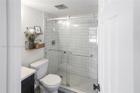 Adosado en venta en Pembroke Pines, Florida, 2 dormitorios, 111.11 m2 № 2077933 - foto 27