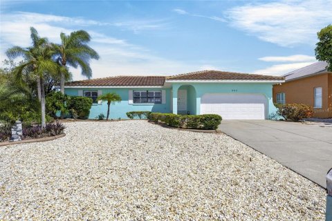 House in Apollo Beach, Florida 3 bedrooms, 152.73 sq.m. № 2391600 - photo 2