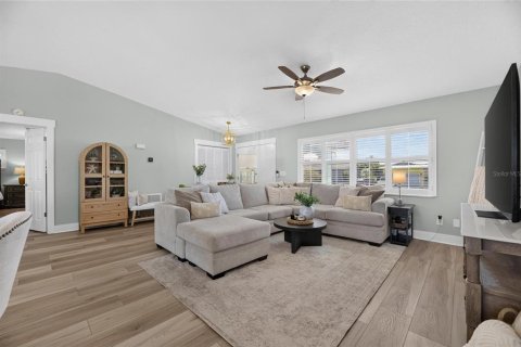 House in Apollo Beach, Florida 3 bedrooms, 152.73 sq.m. № 2391600 - photo 10