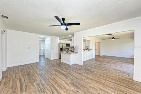 House in Punta Gorda, Florida 3 bedrooms, 214.05 sq.m. № 2229578 - photo 3