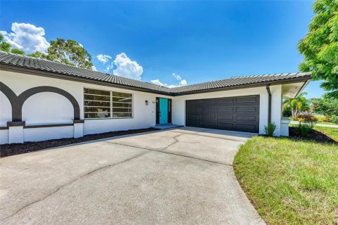 House in Punta Gorda, Florida 3 bedrooms, 214.05 sq.m. № 2229578