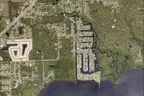 Land in North Fort Myers, Florida № 474979 - photo 1