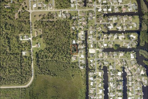 Land in North Fort Myers, Florida № 474979 - photo 2