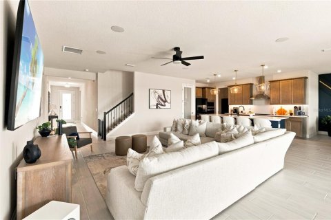 House in Minneola, Florida 6 bedrooms, 400.69 sq.m. № 2359469 - photo 9