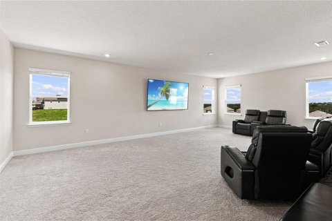 House in Minneola, Florida 6 bedrooms, 400.69 sq.m. № 2359469 - photo 23