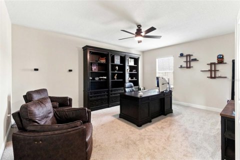 House in Minneola, Florida 6 bedrooms, 400.69 sq.m. № 2359469 - photo 25