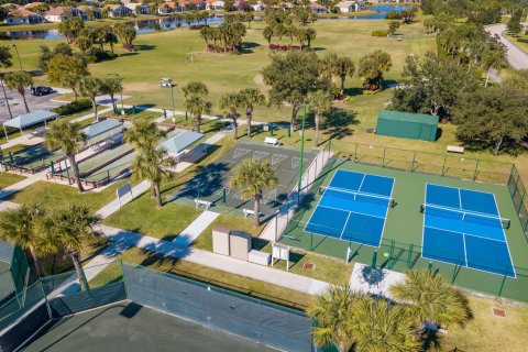 Casa en venta en Port St. Lucie, Florida, 3 dormitorios, 205.41 m2 № 2078164 - foto 28