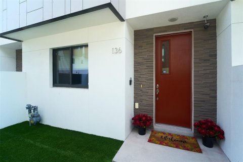 Adosado en venta en Saint Petersburg, Florida, 3 dormitorios, 184.69 m2 № 2277690 - foto 4