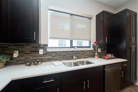 Adosado en venta en Saint Petersburg, Florida, 3 dormitorios, 184.69 m2 № 2277690 - foto 20