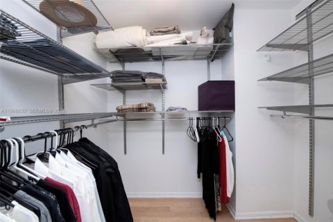 Condominio en venta en Miami, Florida, 2 dormitorios, 97.45 m2 № 2032875 - foto 16