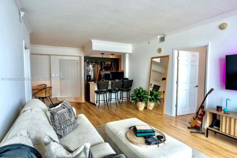 Condominio en venta en Miami, Florida, 2 dormitorios, 97.45 m2 № 2032875 - foto 6
