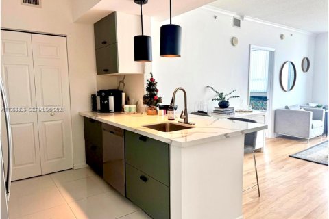 Condominio en Miami, Florida, 2 dormitorios № 2032875