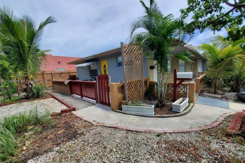 Villa ou maison à louer à Lake Worth, Floride: 1 chambre, 196.95 m2 № 2422469 - photo 11