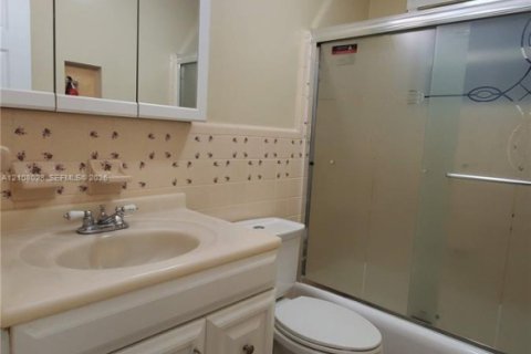 Villa ou maison à louer à Lake Worth, Floride: 1 chambre, 196.95 m2 № 2422469 - photo 4