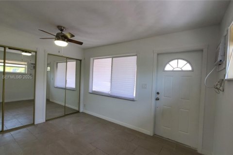 Villa ou maison à louer à Lake Worth, Floride: 1 chambre, 196.95 m2 № 2422469 - photo 8