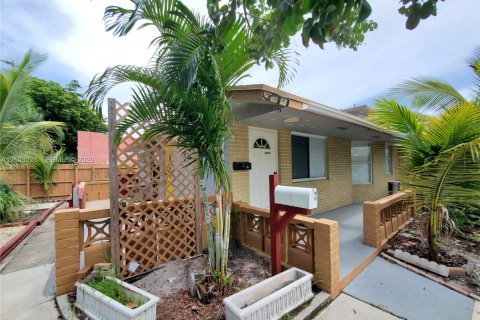 Villa ou maison à Lake Worth, Floride 1 chambre, 196.95 m2 № 2422469