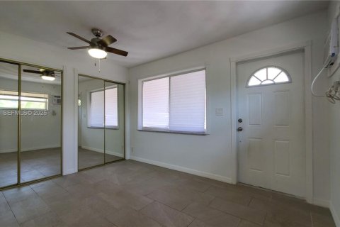Villa ou maison à louer à Lake Worth, Floride: 1 chambre, 196.95 m2 № 2422469 - photo 3