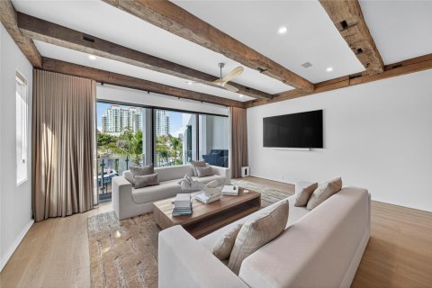 Townhouse in Fort Lauderdale, Florida 4 bedrooms, 325.16 sq.m. № 2426119 - photo 13