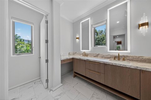 Townhouse in Fort Lauderdale, Florida 4 bedrooms, 325.16 sq.m. № 2426119 - photo 29