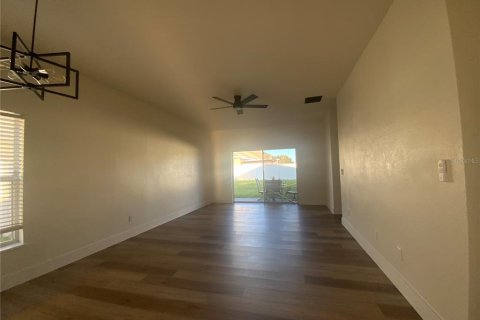 Villa ou maison à vendre à Kissimmee, Floride: 4 chambres, 179.86 m2 № 2418591 - photo 13