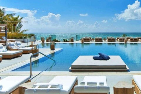 Студия в кондо в Майами-Бич, Флорида № 2001706