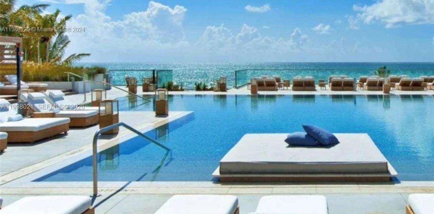 Студия в кондо в Майами-Бич, Флорида № 2001706