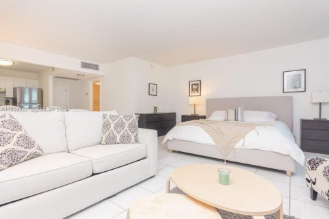 Купить кондоминиум в Майами-Бич, Флорида № 2001706 - фото 6