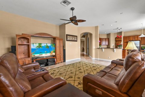 House in West Palm Beach, Florida 6 bedrooms, 360.83 sq.m. № 2180189 - photo 19