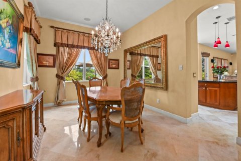 House in West Palm Beach, Florida 6 bedrooms, 360.83 sq.m. № 2180189 - photo 10