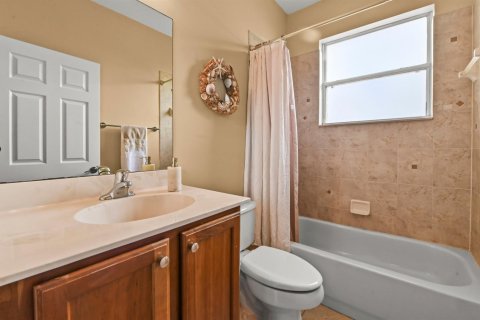 House in West Palm Beach, Florida 6 bedrooms, 360.83 sq.m. № 2180189 - photo 25