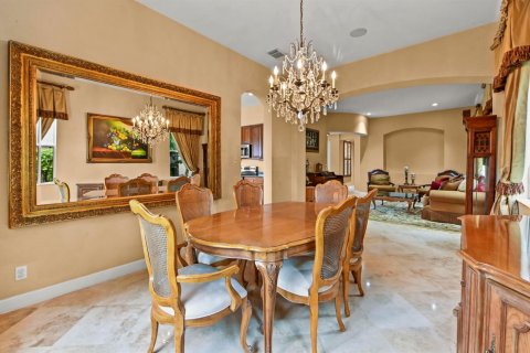 House in West Palm Beach, Florida 6 bedrooms, 360.83 sq.m. № 2180189 - photo 11