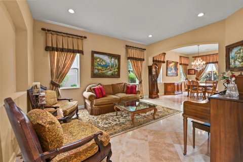 House in West Palm Beach, Florida 6 bedrooms, 360.83 sq.m. № 2180189 - photo 8