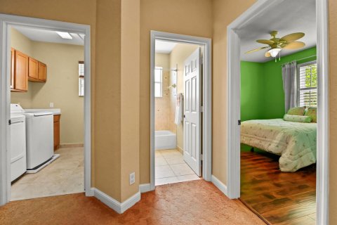 House in West Palm Beach, Florida 6 bedrooms, 360.83 sq.m. № 2180189 - photo 24