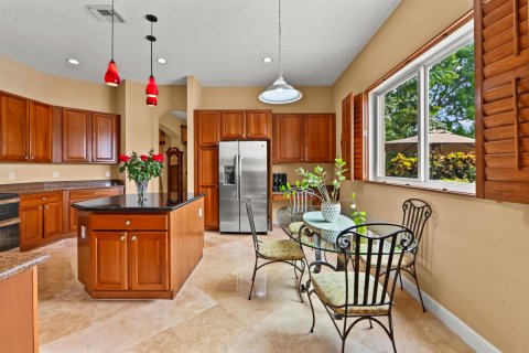 House in West Palm Beach, Florida 6 bedrooms, 360.83 sq.m. № 2180189 - photo 16