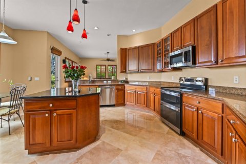House in West Palm Beach, Florida 6 bedrooms, 360.83 sq.m. № 2180189 - photo 14
