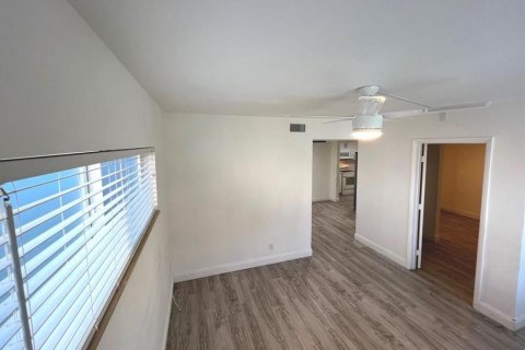 Condominio en venta en Deerfield Beach, Florida, 2 dormitorios, 74.79 m2 № 2146884 - foto 5