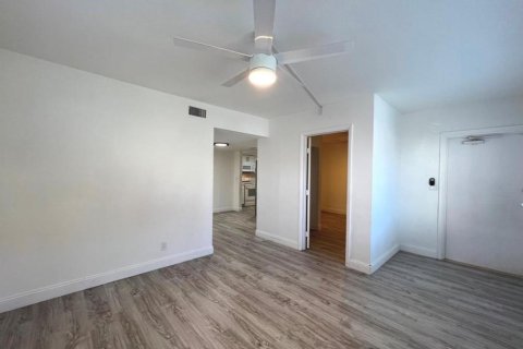 Condominio en venta en Deerfield Beach, Florida, 2 dormitorios, 74.79 m2 № 2146884 - foto 6