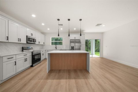 House in Sebring, Florida 3 bedrooms, 134.71 sq.m. № 2297076 - photo 13
