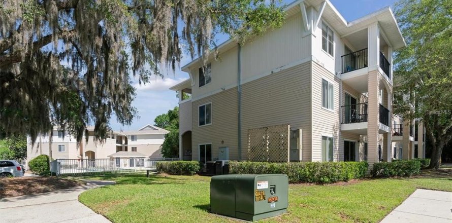 Condominio en Gainesville, Florida, 4 dormitorios № 1873628